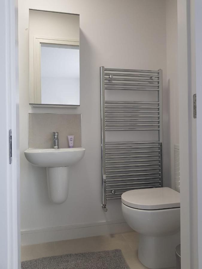 Barnoaks House - Private Room Ensuite Bathroom Homestay ダブリン エクステリア 写真