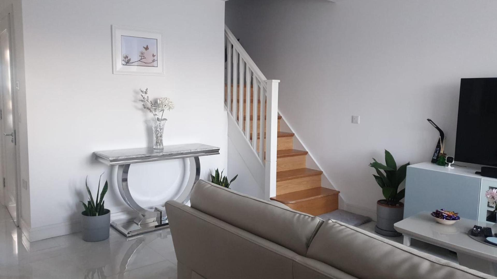 Barnoaks House - Private Room Ensuite Bathroom Homestay ダブリン エクステリア 写真